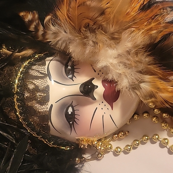 323 Collectible Mask - Picture 2 of 7